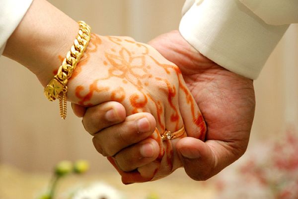 دبئی میں اجتماعی شادیوں کے ذریعے خاندانی استحکام کی منفرد کوشش